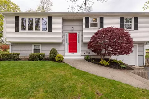 237 Draper Ave, Warwick, RI 02889 photo 1