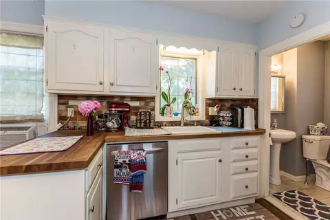 235 Killingly St, Providence, RI 02909 photo 7
