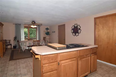 132 Phillips St, Woonsocket, RI 02895 photo 11