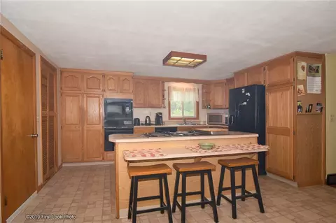 132 Phillips St, Woonsocket, RI 02895 photo 7