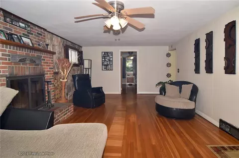 132 Phillips St, Woonsocket, RI 02895 photo 6