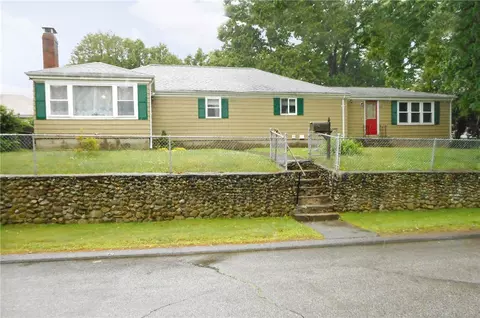 132 Phillips St, Woonsocket, RI 02895 photo 1