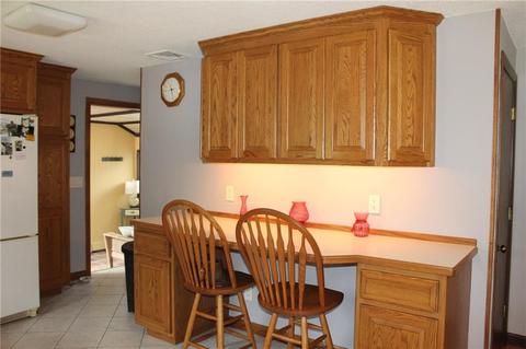 70 Nancy Ct, Woonsocket, RI 02895 photo 3