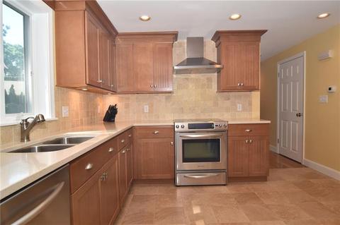 1 Edmond Cir, Warwick, RI 02886 photo 3