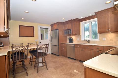 1 Edmond Cir, Warwick, RI 02886 photo 2