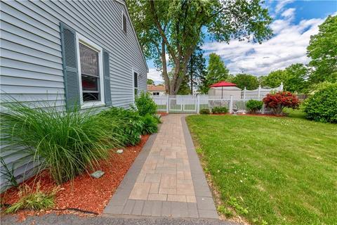 104 Stoneham Dr, Woonsocket, RI 02895 photo 17