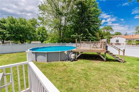 104 Stoneham Dr, Woonsocket, RI 02895 photo 16