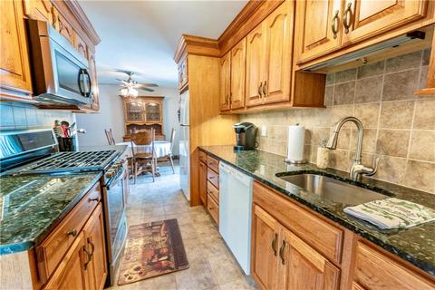 104 Stoneham Dr, Woonsocket, RI 02895 photo 2