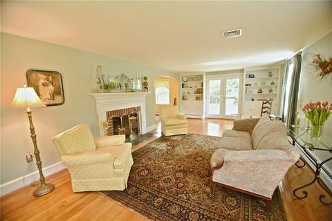 260 Algonquin Dr, Warwick, RI 02888 photo 6
