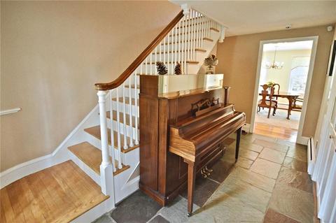 260 Algonquin Dr, Warwick, RI 02888 photo 9