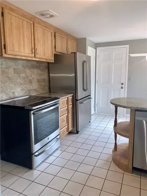 39 Deborah Rd, Warwick, RI 02888 photo 9