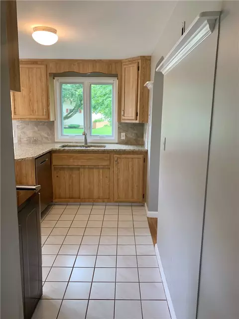 39 Deborah Rd, Warwick, RI 02888 photo 12