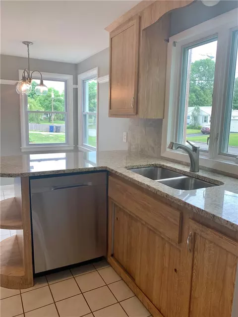 39 Deborah Rd, Warwick, RI 02888 photo 6
