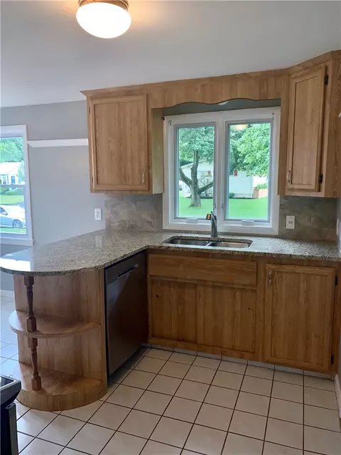39 Deborah Rd, Warwick, RI 02888 photo 5