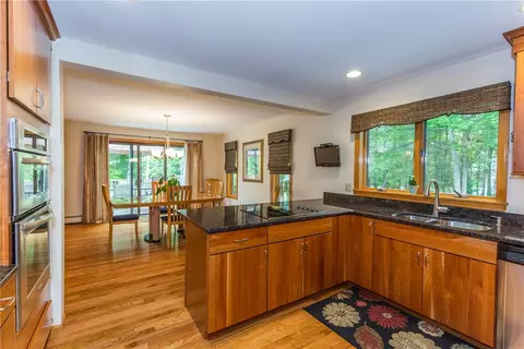 81 Widow Sweets Rd, Exeter, RI 02822 photo 4