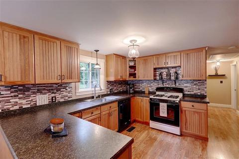 55 Roberta Ave, Woonsocket, RI 02895 photo 9