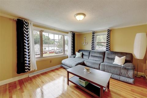 55 Roberta Ave, Woonsocket, RI 02895 photo 3
