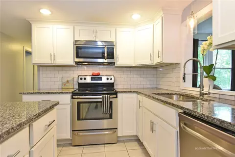 25 Edgewood Rd, Glocester, RI 02814 photo 7