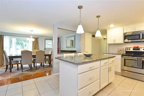 25 Edgewood Rd, Glocester, RI 02814 photo 10