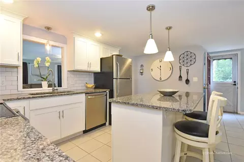 25 Edgewood Rd, Glocester, RI 02814 photo 4