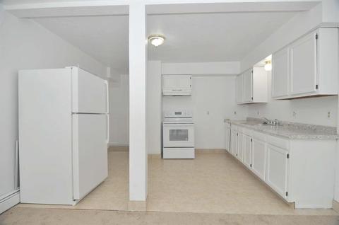 193 Arnold St, Woonsocket, RI 02895 photo 3