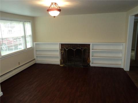 490 Buttonwoods Ave, Warwick, RI 02886 photo 3