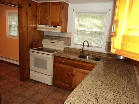 490 Buttonwoods Ave, Warwick, RI 02886 photo 9