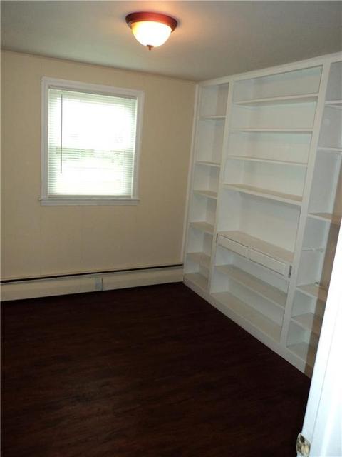 490 Buttonwoods Ave, Warwick, RI 02886 photo 4