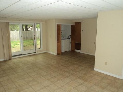 490 Buttonwoods Ave, Warwick, RI 02886 photo 12