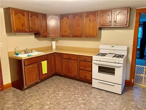 35 Jillson Ave, Woonsocket, RI 02895 photo 13