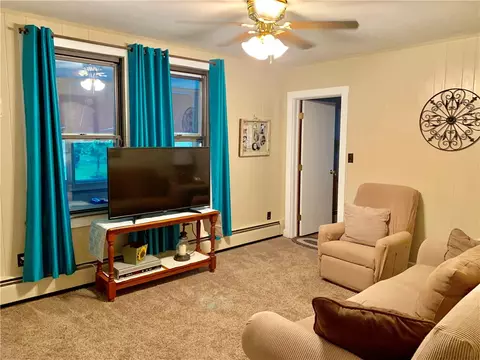 35 Jillson Ave, Woonsocket, RI 02895 photo 5