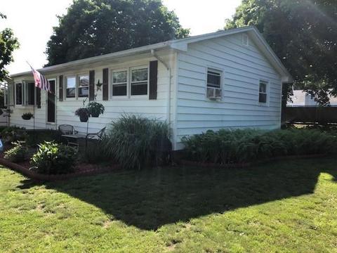 8 Joan Rd, Westerly, RI 02891 photo 3