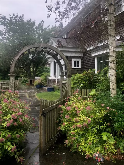 2 Sequan Rd, Westerly, RI 02891 photo 2