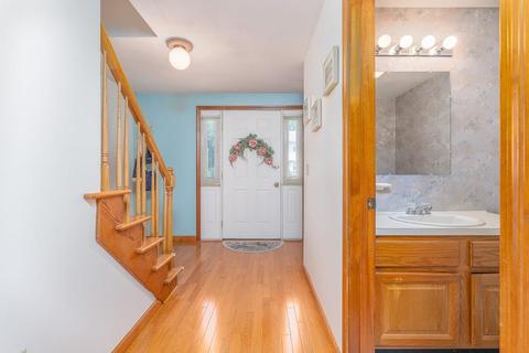 17 Fox Run, Cranston, RI 02921 photo 4