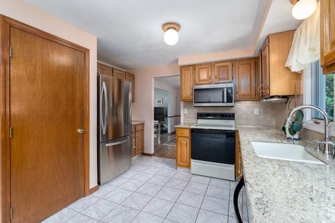 17 Fox Run, Cranston, RI 02921 photo 9