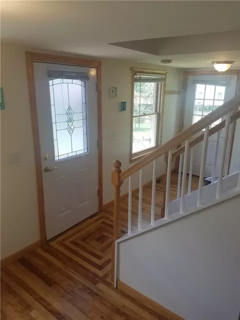85 Silver Spring Ave, Riverside, RI 02915 photo 6
