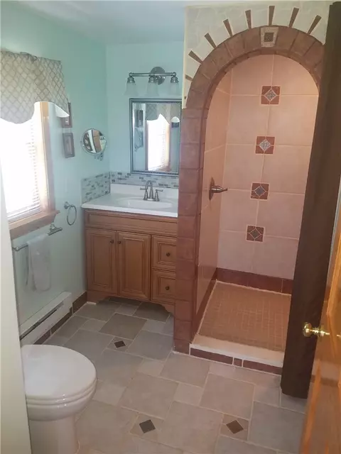 85 Silver Spring Ave, Riverside, RI 02915 photo 16