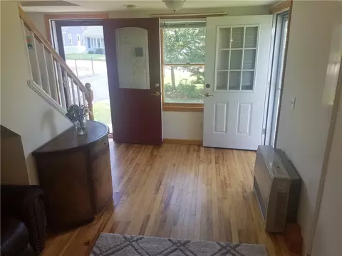 85 Silver Spring Ave, Riverside, RI 02915 photo 4