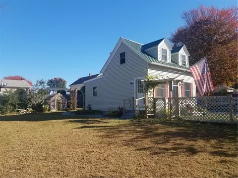 85 Silver Spring Ave, Riverside, RI 02915 photo 2