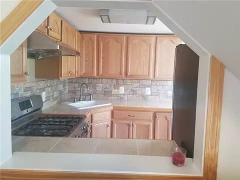 85 Silver Spring Ave, Riverside, RI 02915 photo 5