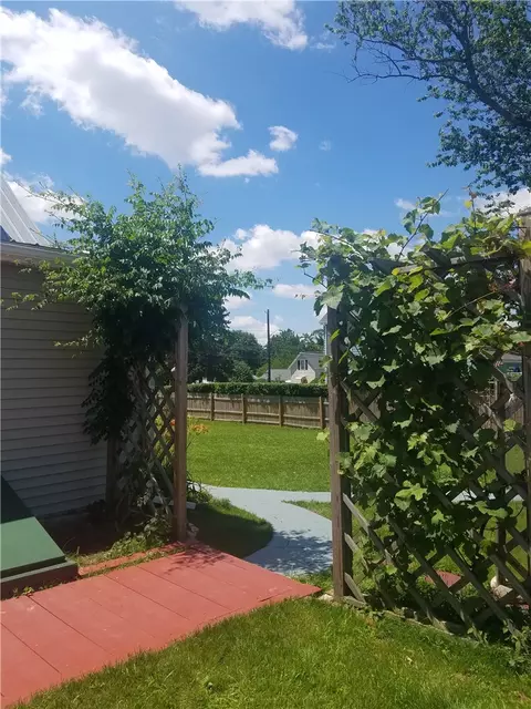 85 Silver Spring Ave, Riverside, RI 02915 photo 23