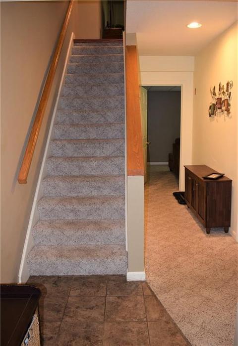 302 Holley Ln, Woonsocket, RI 02895 photo 8