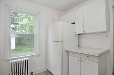 27 Mayfair Rd, Warwick, RI 02888 photo 9