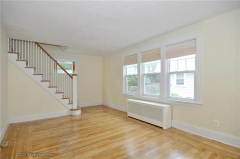 27 Mayfair Rd, Warwick, RI 02888 photo 2