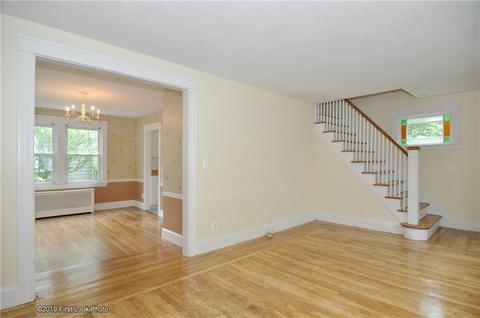 27 Mayfair Rd, Warwick, RI 02888 photo 4