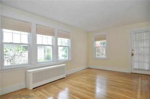 27 Mayfair Rd, Warwick, RI 02888 photo 3