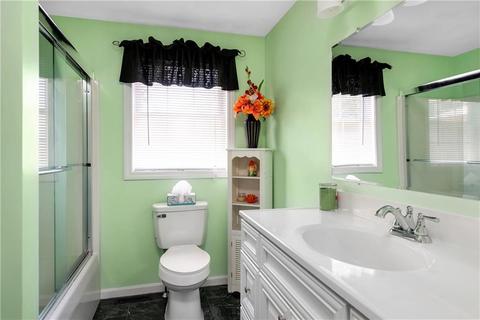33 Baxter St, Woonsocket, RI 02895 photo 19