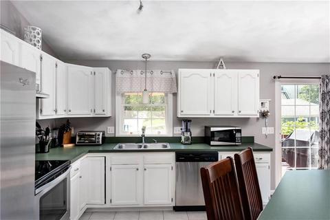 33 Baxter St, Woonsocket, RI 02895 photo 8