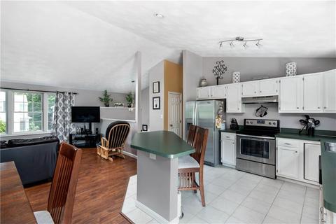 33 Baxter St, Woonsocket, RI 02895 photo 10
