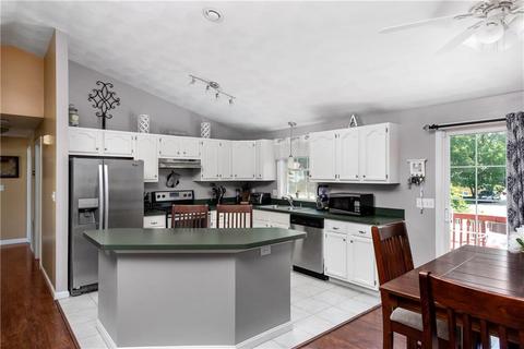 33 Baxter St, Woonsocket, RI 02895 photo 7